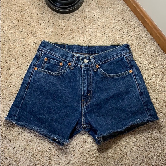 Levi’s Dark Wash Cutoff Jean Shorts - Size 2 - Picture 1 of 7